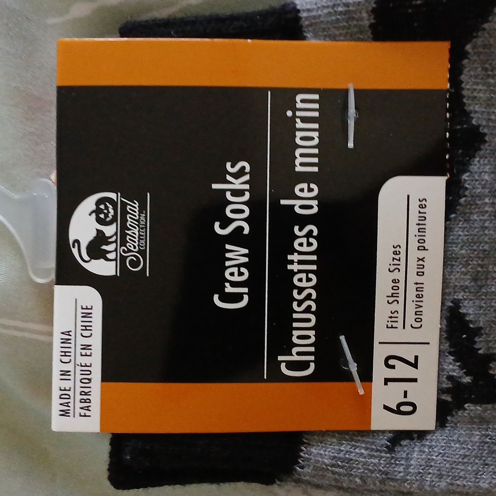 NWT Seasonal Collection Halloween Bat Crew Socks - Picture 2 of 5